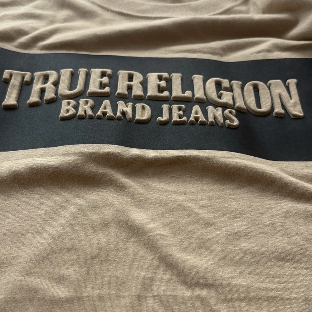 True Religion Embossed Box Arch Men's Beige Graphic Tee X-Large